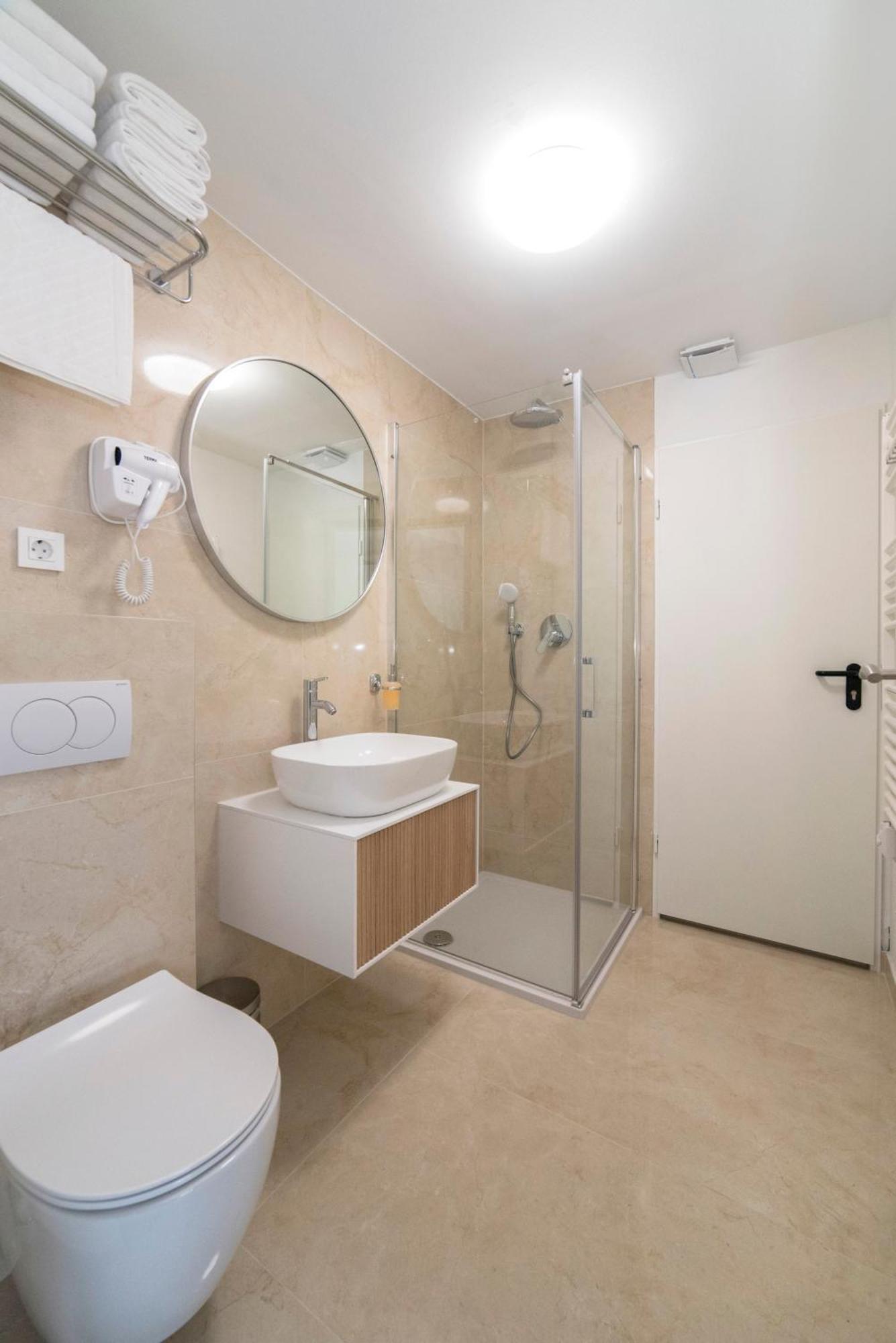 Apartments Pamer, 4Th Floor, No Elevator Zagreb Luaran gambar