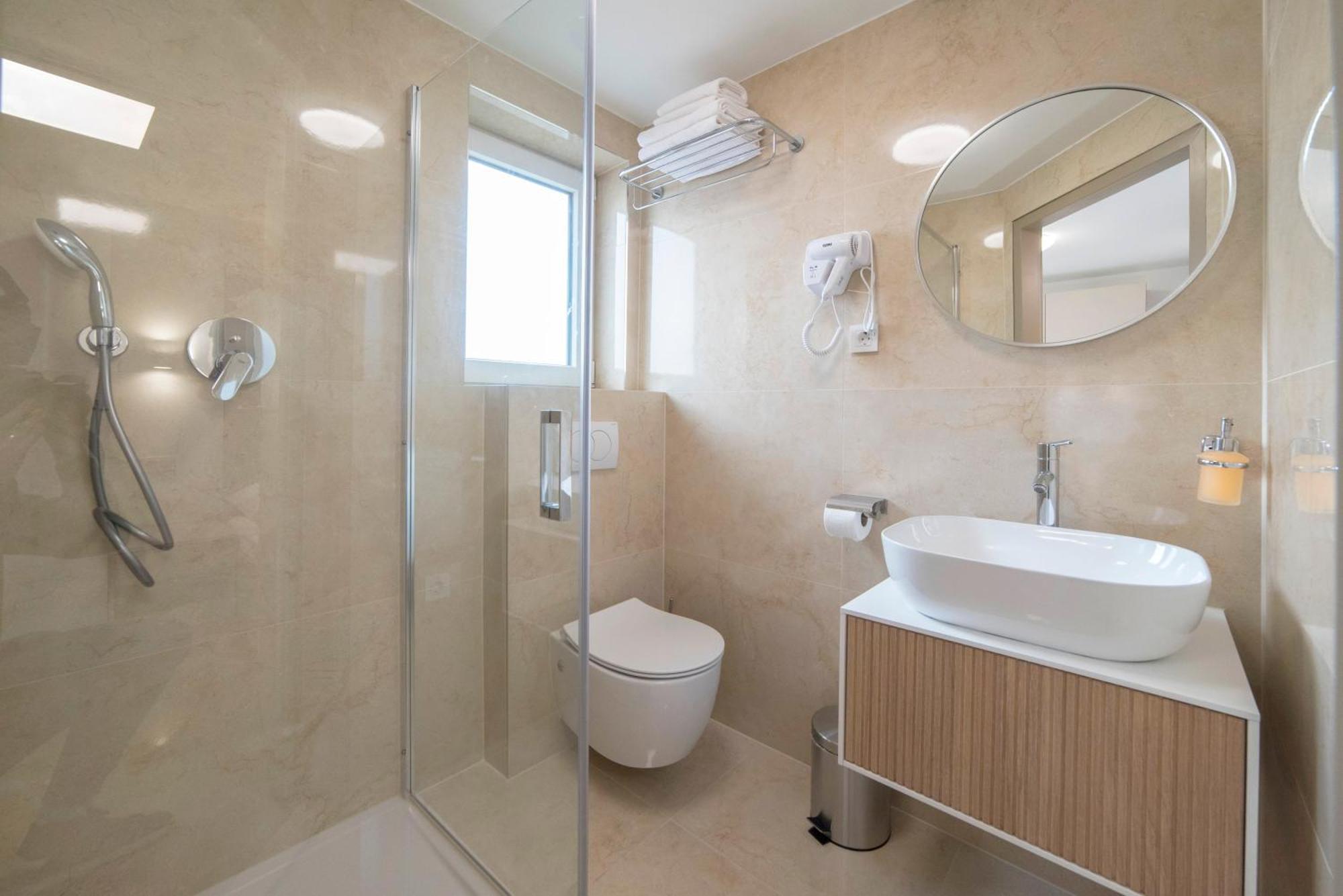 Apartments Pamer, 4Th Floor, No Elevator Zagreb Luaran gambar