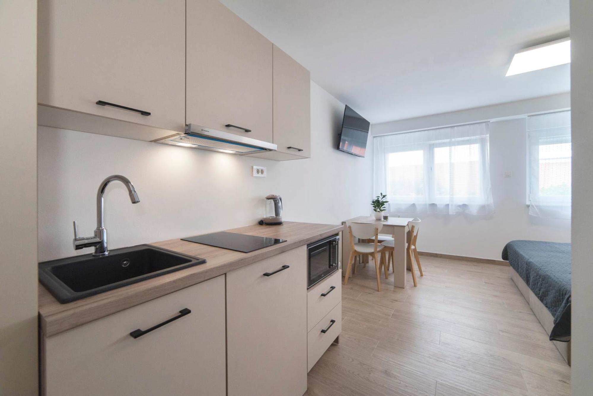 Apartments Pamer, 4Th Floor, No Elevator Zagreb Luaran gambar