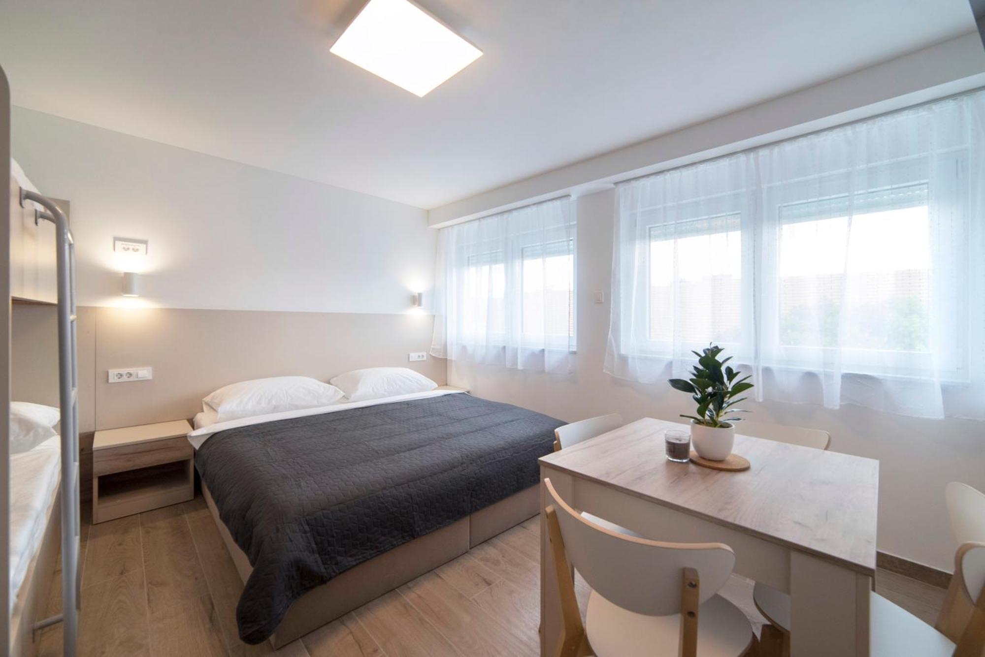 Apartments Pamer, 4Th Floor, No Elevator Zagreb Luaran gambar