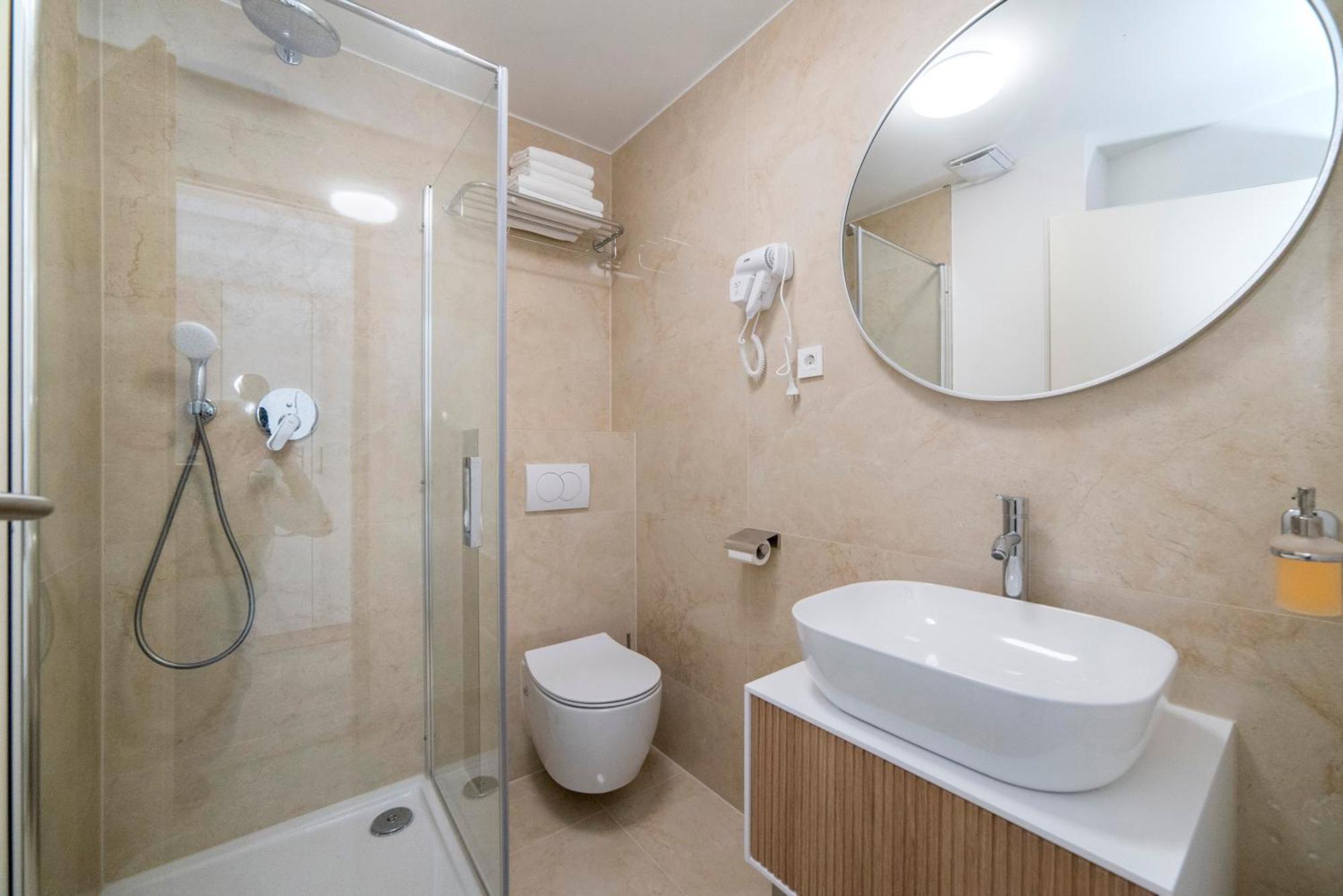 Apartments Pamer, 4Th Floor, No Elevator Zagreb Luaran gambar