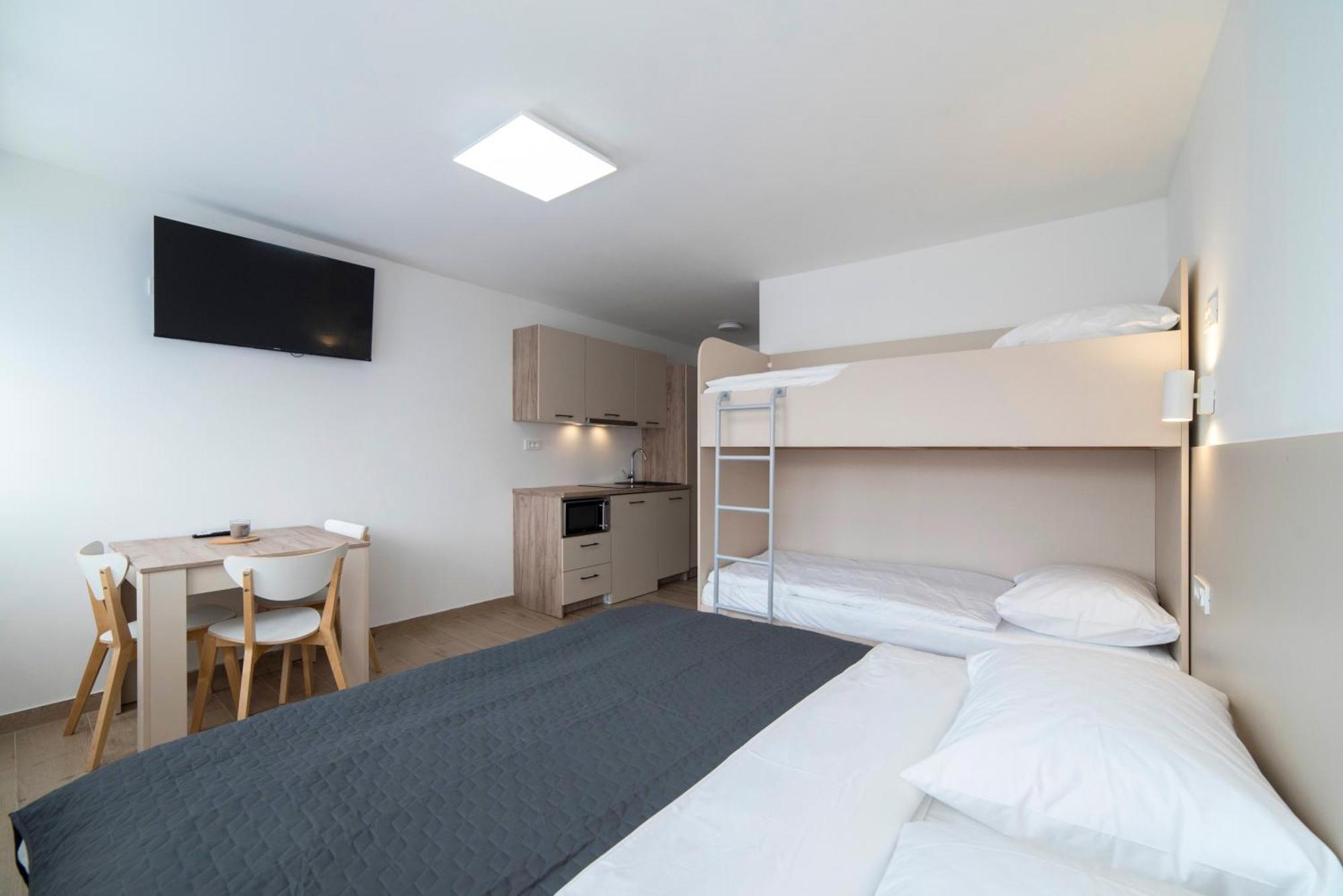 Apartments Pamer, 4Th Floor, No Elevator Zagreb Luaran gambar