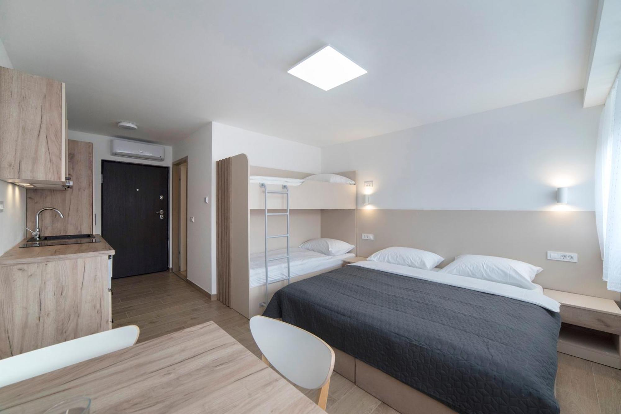 Apartments Pamer, 4Th Floor, No Elevator Zagreb Luaran gambar