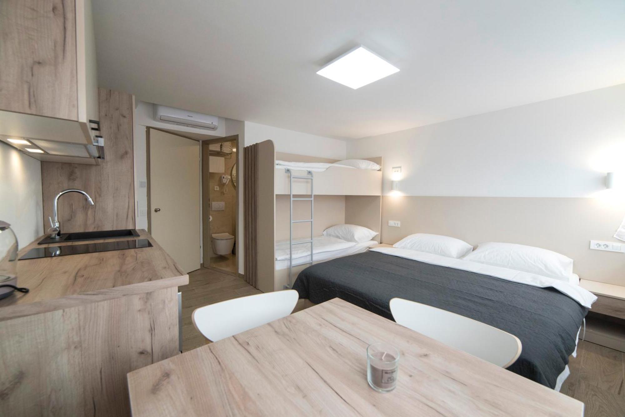 Apartments Pamer, 4Th Floor, No Elevator Zagreb Luaran gambar