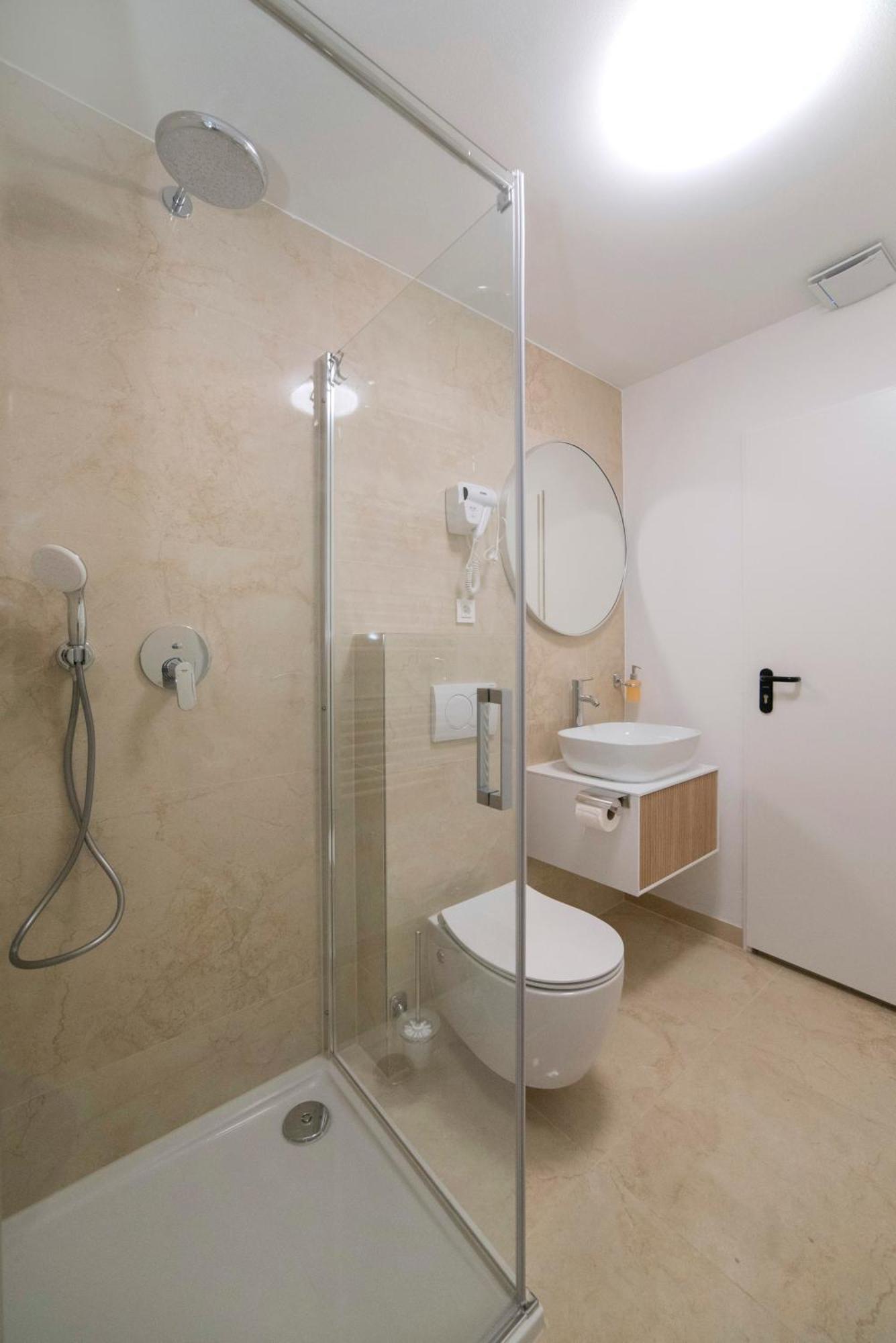 Apartments Pamer, 4Th Floor, No Elevator Zagreb Luaran gambar